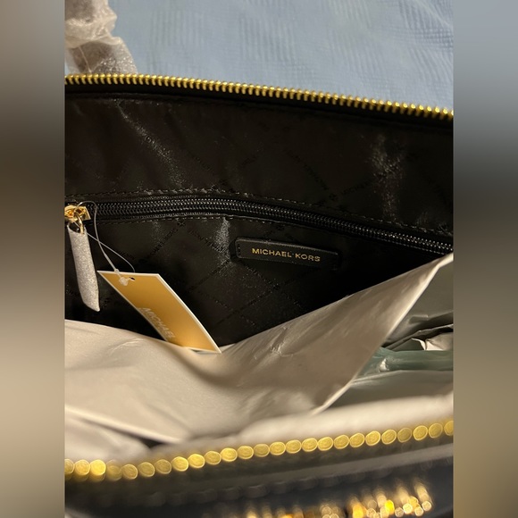 Michael Kors Charlotte Large Saffiano Leather Top-Zip Tote Bag - black - Picture 4 of 8